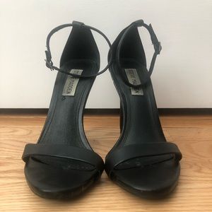 Steve Madden black thin strap heel